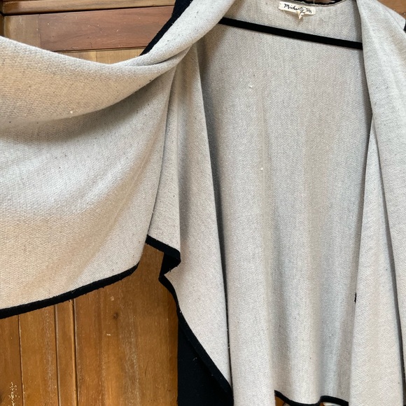 Michael Stars Poncho / Cape with hood - Picture 7 of 8